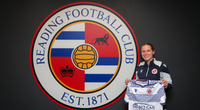 Bethan Poole signs for the Royals!