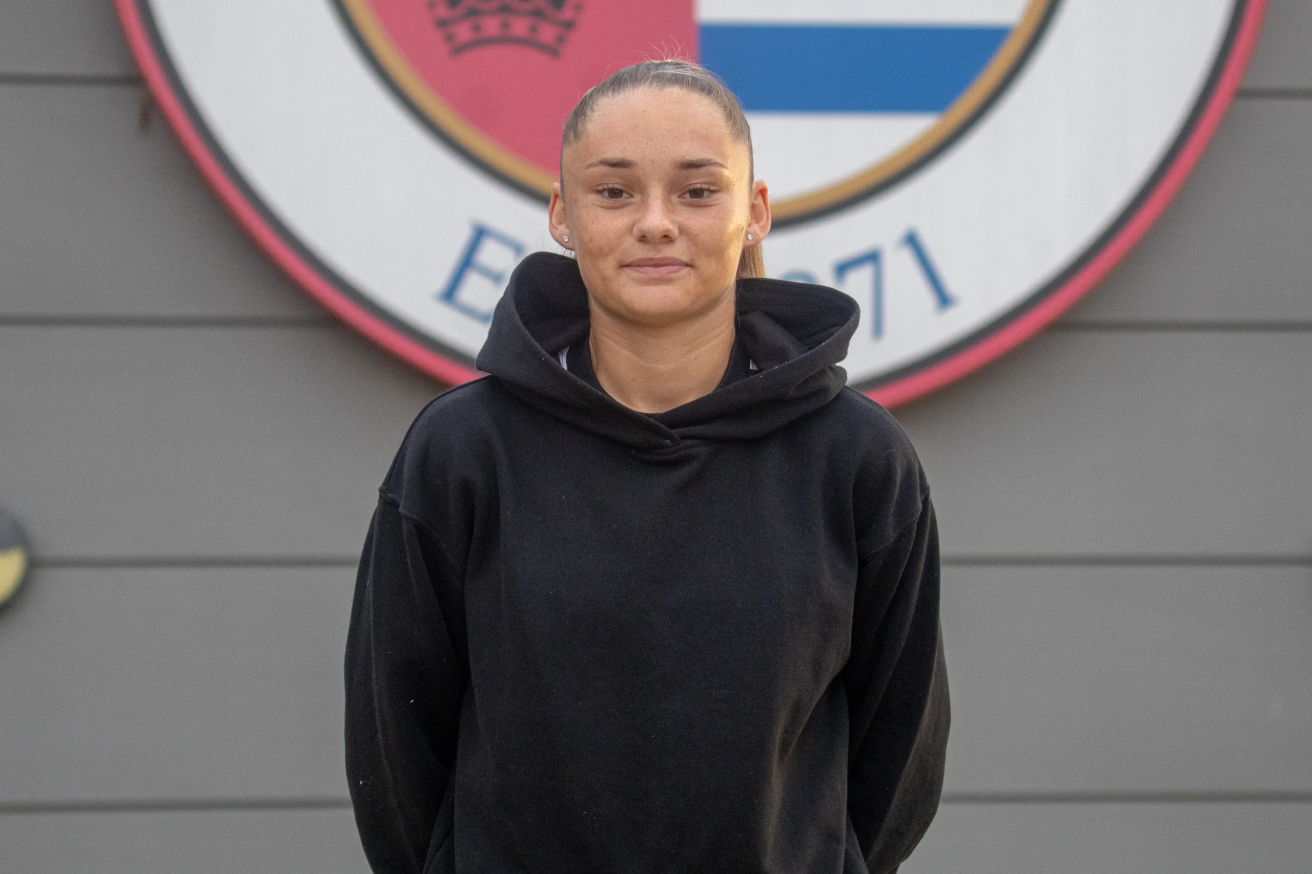 Leah Why signs for Reading FC Women for the 2026/27 season!